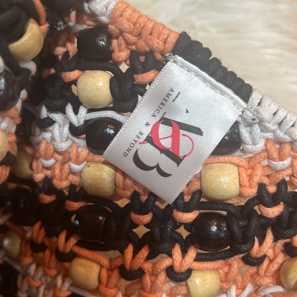 America and Beyond beaded woven bag - Picture 3 of 6